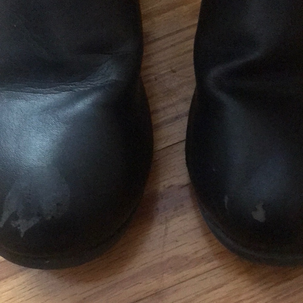 Really Cute MK boots - Picture 2 of 3